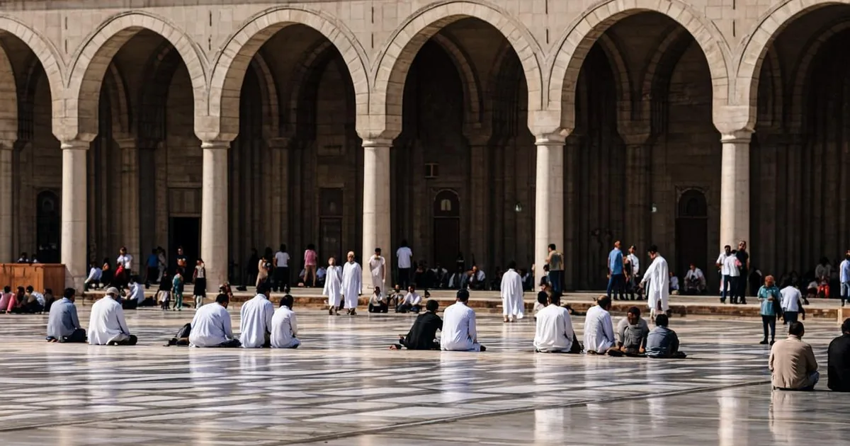 Sa'i, arches de marbre et repères de distance dans la Grande Mosquée